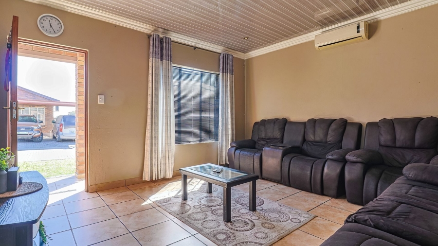 3 Bedroom Property for Sale in Waterkloof East North West